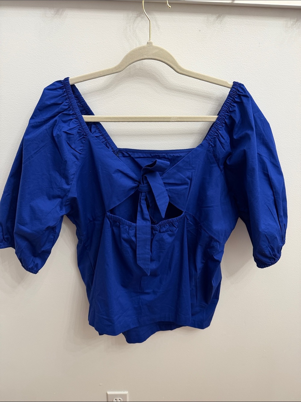 Candace Cameron Bure - Blue Puff-Sleeve, Open Tie-back Women's Top